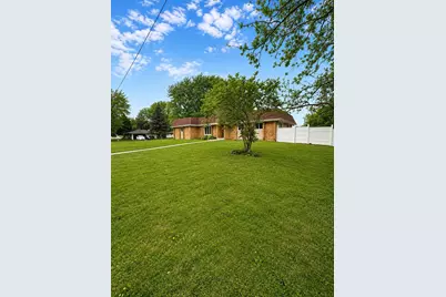 5412 Regency Way, Rockford, IL 61114 - Photo 2