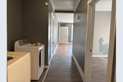 704 S Carroll Avenue, Freeport, IL 61032 - Photo 10