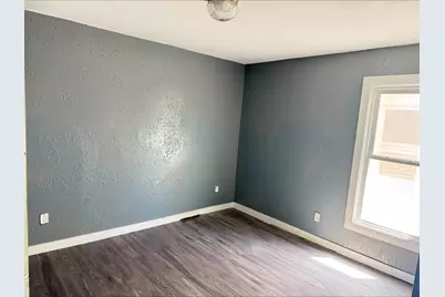 704 S Carroll Avenue, Freeport, IL 61032 - Photo 18