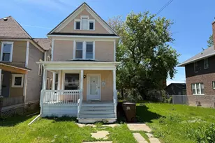 704 S Carroll Ave, Freeport, IL 61032 - Photo 1