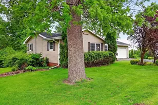 405 W Cherry St, Forreston, IL 61030 - Photo 2