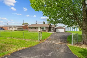 2108 Margaret Dr, Loves Park, IL 61111 - Photo 2