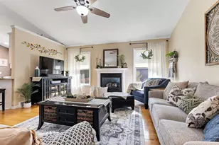 226 N 6th St, Janesville, WI 53536 - Photo 8