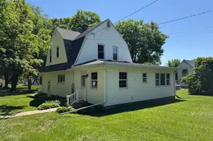 314 Plummer Ave, Chadwick, IL 61014 - Photo 4