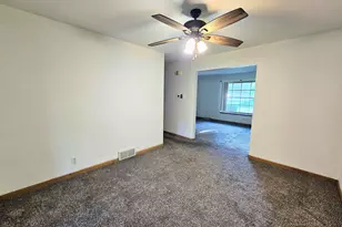 1926 Apple Tree Ln, Rockford, IL 61108 - Photo 8