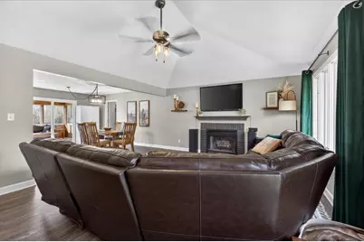 6137 Upper Ridge Way, Roscoe, IL 61073 - Photo 10