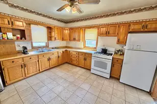 617 East Ave, Belvidere, IL 61008 - Photo 16