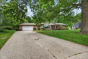 5765 Capetown Ave, Rockford, IL 61108 - Photo 2
