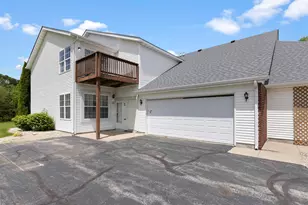 10050 Skipperling Rd, Roscoe, IL 61073 - Photo 1