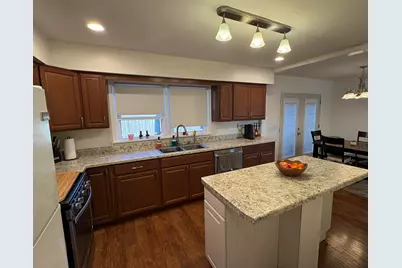 818 W Jackson St, Belvidere, IL 61008 - Photo 6