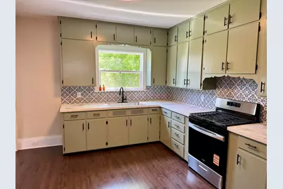 621 E Garden Street, Freeport, IL 61032 - Photo 10