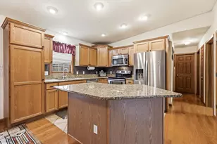 465 Peach St, East Dubuque, IL 61025 - Photo 10