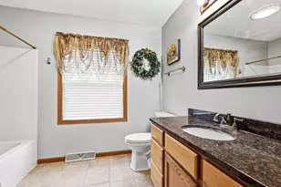 465 Peach St, East Dubuque, IL 61025 - Photo 16