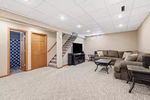 950 Hiawatha Dr, East Dubuque, IL 61025 - Photo 28