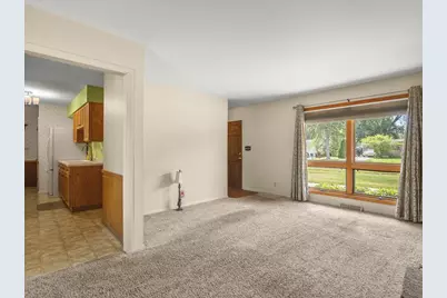 4704 Cayuga Road, Rockford, IL 61107 - Photo 8