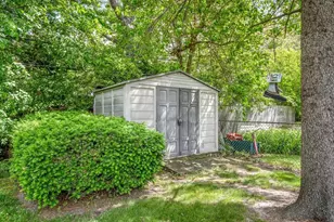 4704 Cayuga Rd, Rockford, IL 61107 - Photo 36