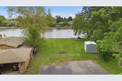 5065 Browns Beach Road, Rockford, IL 61103 - Photo 4