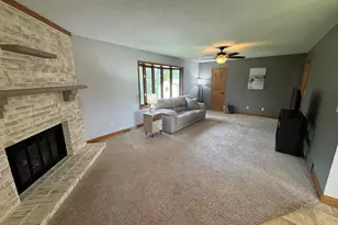 945 Sunset Dr, Milledgeville, IL 61051 - Photo 6