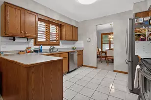 1733 Arnold Ave, Rockford, IL 61108 - Photo 6