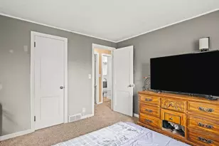 2820 Summerdale Ave, Rockford, IL 61101 - Photo 12