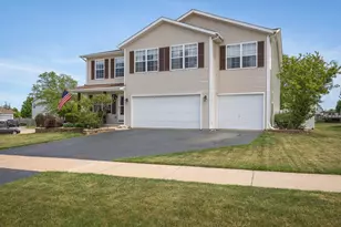 14019 Queenann's Way, Poplar Grove, IL 61065 - Photo 4