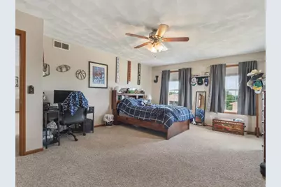 14019 Queenanns Way, Poplar Grove, IL 61065 - Photo 32