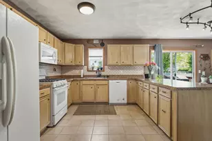 14019 Queenann's Way, Poplar Grove, IL 61065 - Photo 12