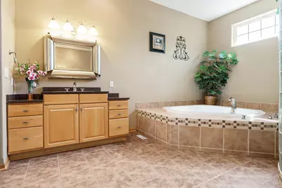 12755 Westbrook Point, Winnebago, IL 61088 - Photo 34