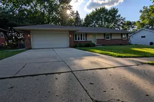 4887 Clearsky Dr, Rockford, IL 61109 - Photo 6