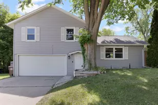 3020 Bavarian Ln, Rockford, IL 61109 - Photo 1