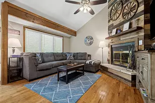 23 Farmstead Dr, Galena, IL 61036 - Photo 8