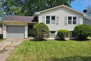 2632 19th St, Rockford, IL 61109 - Photo 2