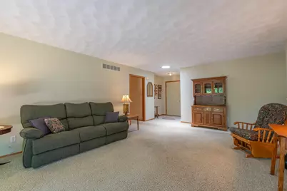 920 Mesa Drive, Freeport, IL 61032 - Photo 2