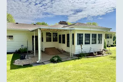 1135 Oakhill Drive, Freeport, IL 61032 - Photo 38
