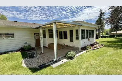 1135 Oakhill Drive, Freeport, IL 61032 - Photo 24