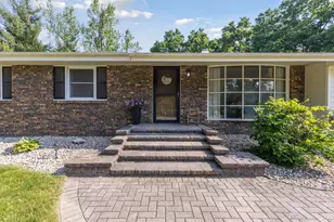 5609 Thompson Dr, Roscoe, IL 61073 - Photo 2