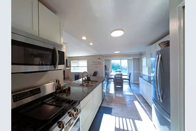 531 NE Bounty Drive, Poplar Grove, IL 61065 - Photo 10