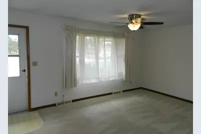 9956 Debbie Lane, Machesney Park, IL 61115 - Photo 4