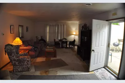 3214 W Carthage #2 Drive, Freeport, IL 61032 - Photo 6