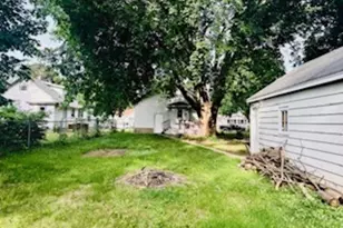 1804 Latham St, Rockford, IL 61103 - Photo 4