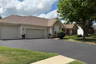 2819 Blue Oats Dr, Rockford, IL 61102 - Photo 2