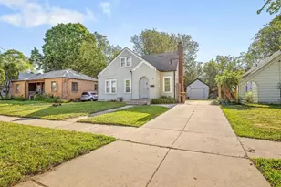 1807 Carney Ave, Rockford, IL 61103 - Photo 4