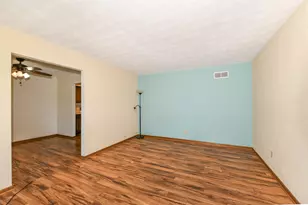 5859 Hugh Dr, South Beloit, IL 61080 - Photo 10