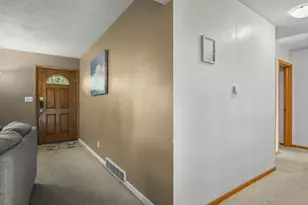 131 Dawn Ave, Rockford, IL 61107 - Photo 6