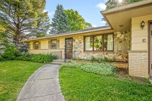 131 Dawn Ave, Rockford, IL 61107 - Photo 2