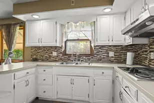 131 Dawn Ave, Rockford, IL 61107 - Photo 8