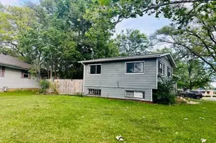 4003 Latham St, Rockford, IL 61103 - Photo 2