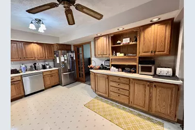 306 Beacon Drive, Belvidere, IL 61008 - Photo 10