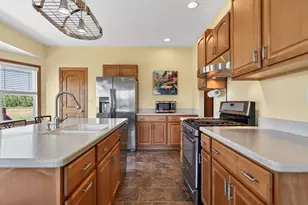 6880 E Cherry Hill Rd, Ridott, IL 61067 - Photo 14