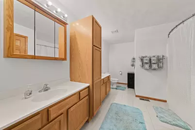 663 Ashleigh Lane, Roscoe, IL 61073 - Photo 16